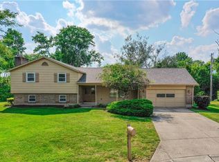 4000 Colemere Cir, Dayton, OH 45415