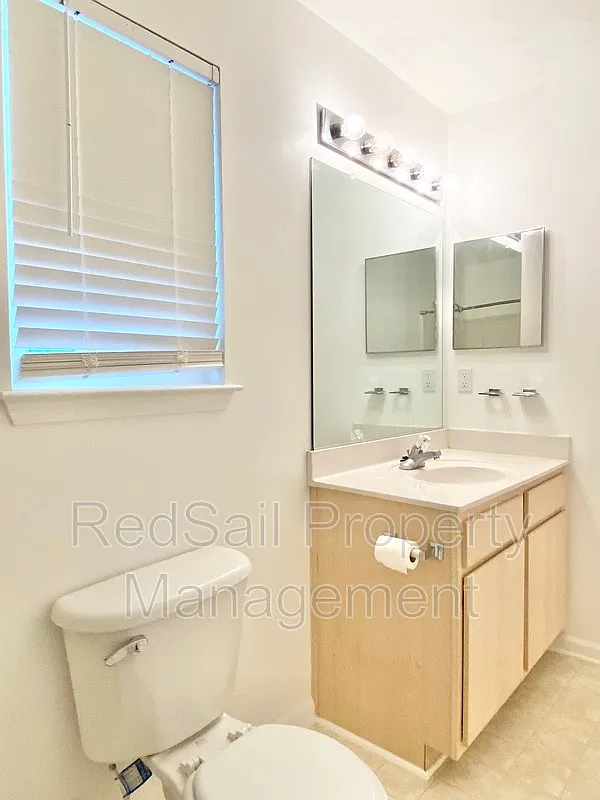3 bed, 2.5 bath, 1455 sqft, $2,250 — Photo 3