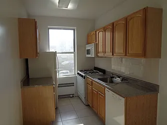 Rented by Zikos Realty Services