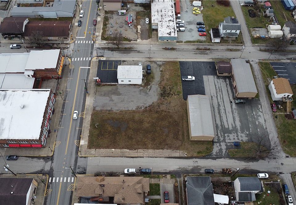 1st image of 400 W Crawford Ave