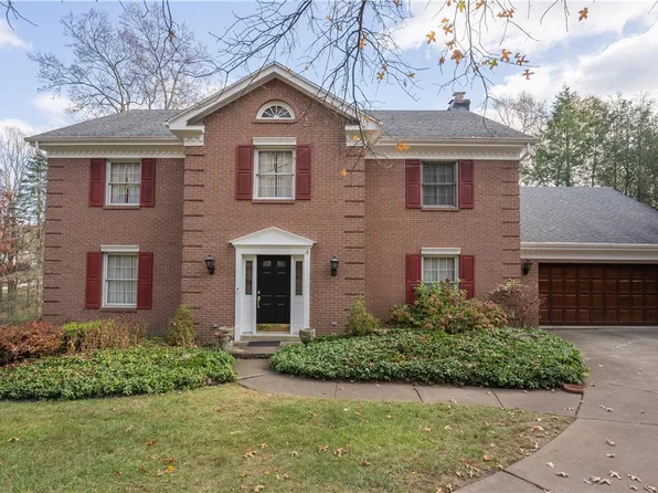 4568 Nature Trail Dr, Allison Park, PA 15101