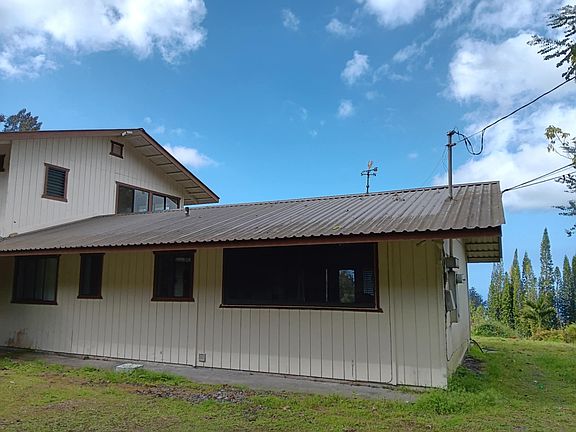 2nd image of 75-1120 Kamalani St #1