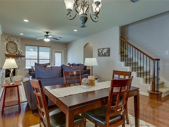 4th image of 596 Miramar Dr