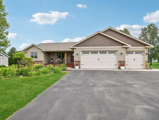 106 Prairie Grass Dr, Osceola, WI 54020