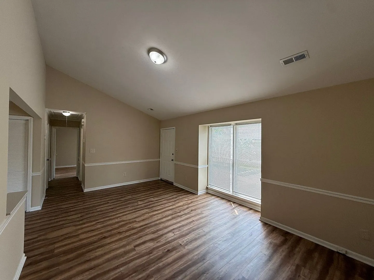 4720 Matt Drive — Photo 3