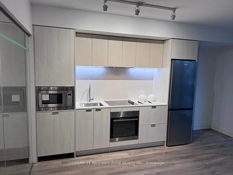 1 Jarvis St #723 — Photo 1