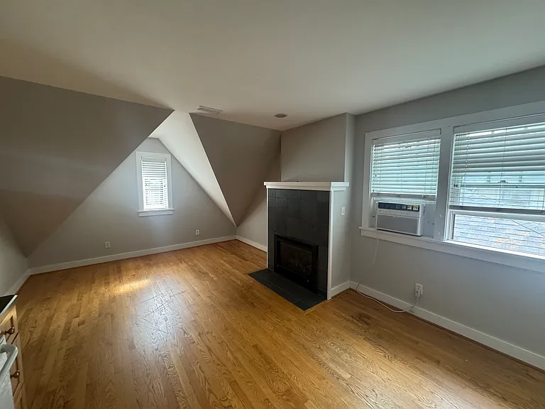 931A NE Cesar E Chavez Blvd #A — Photo 3