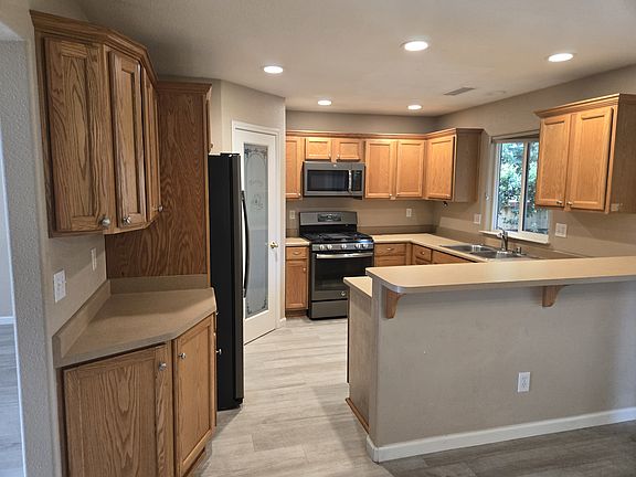3rd image of 3400 Nathan Dr