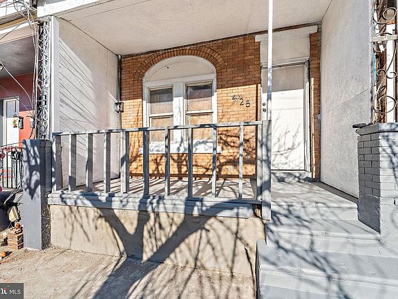 3rd image of 425 Atlantic Ave
