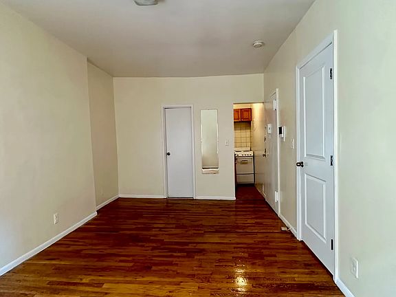 5th image of 316 Lexington Ave APT 4R