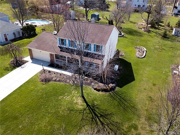 5th image of 25 Curley Dr