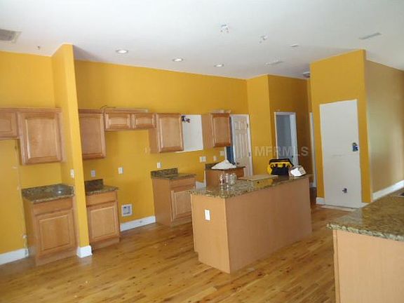 4th image of 16705 Livingston Ave