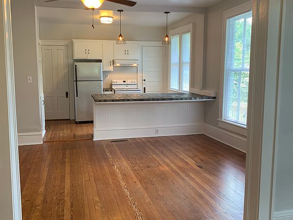 5th image of 317 Pierce Ave #B