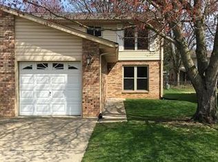 524 Vicksburg Dr, Belleville, IL