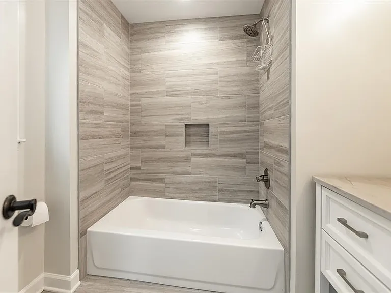 8441 Dogwood Rd — Photo 5