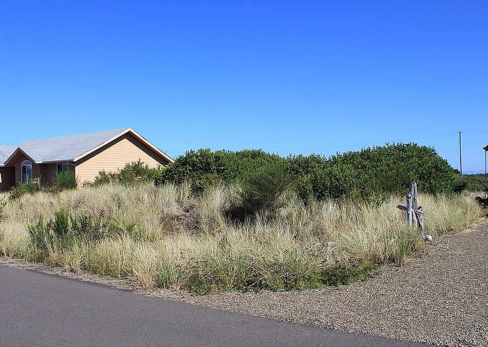 2nd image of 1382 Storm King Way