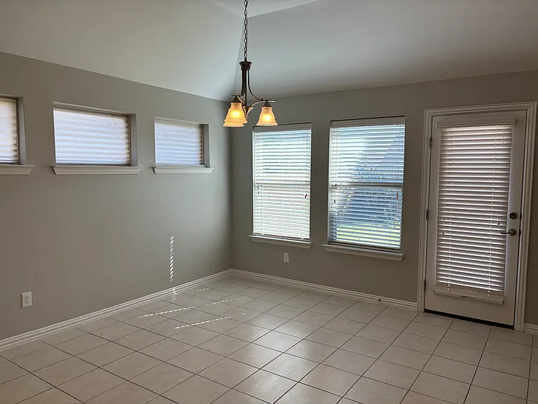 5517 Centeridge Ln — Photo 11