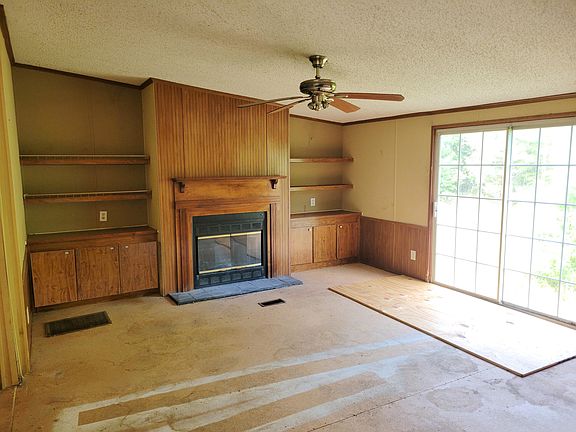 3rd image of 14245 E Highway 136
