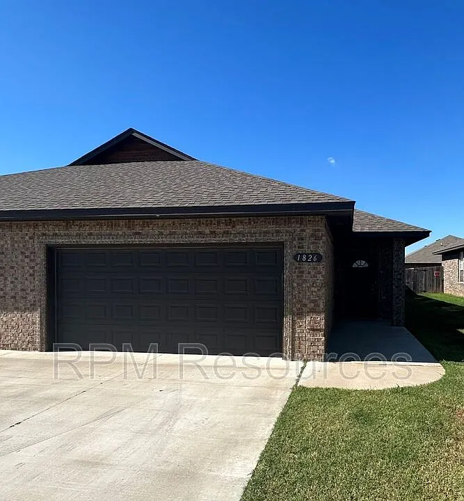 1826 Cypress Ln