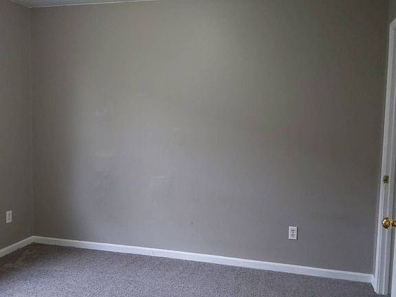 5th image of 1822 Ashley Ct #B