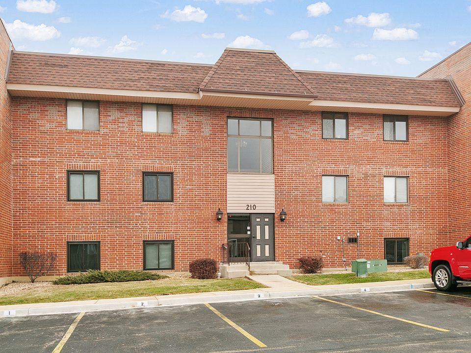 1st image of 210 E Fountainview Ln APT 3A