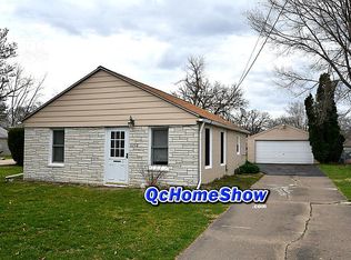 1150 48th St, Moline, IL 61265