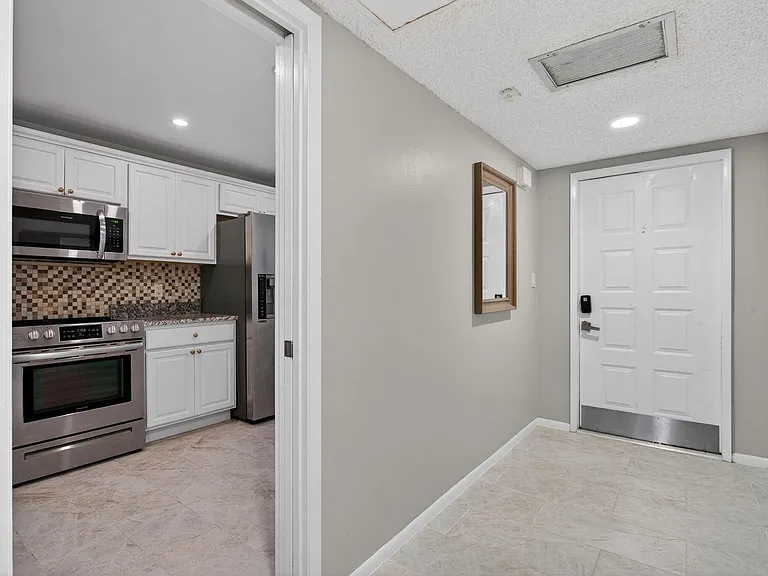 3503 Oaks Way #405 — Photo 4