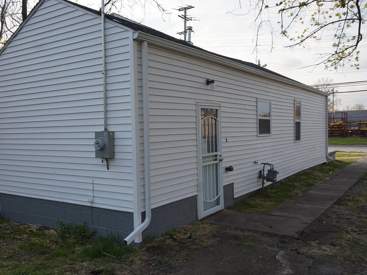 2 bed, 736 sqft, $1,250 — Photo 2