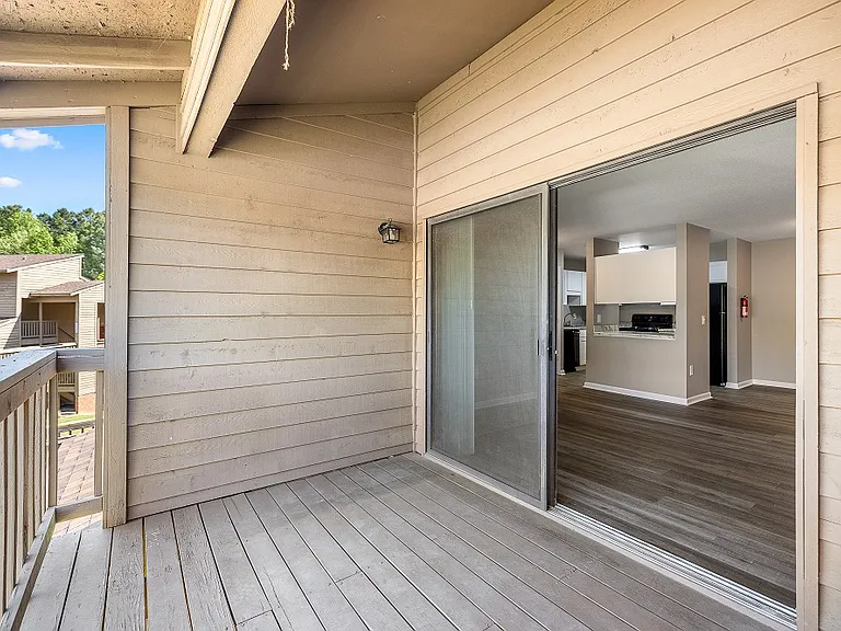 High Ridge Apartments — Photo 20