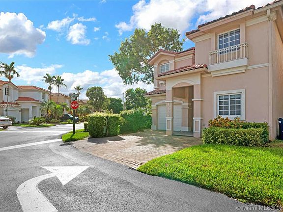 5th image of 10902 NW 69th Ter