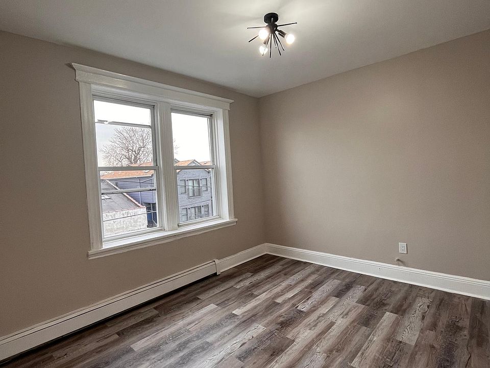 2nd image of 488 Kennedy Blvd APT 7