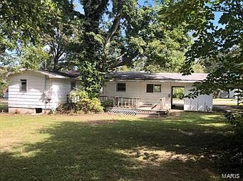 2nd image of 111 N Country Ln
