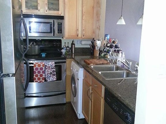 5th image of 5330 Pershing Ave APT 403