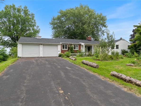 40 Orchard Ter, Sodus, NY 14551
