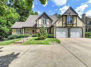 4002 W 57th St, Fairway, KS 66205