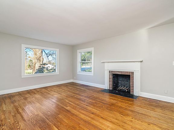 3rd image of 6603 Crystal Lake Dr
