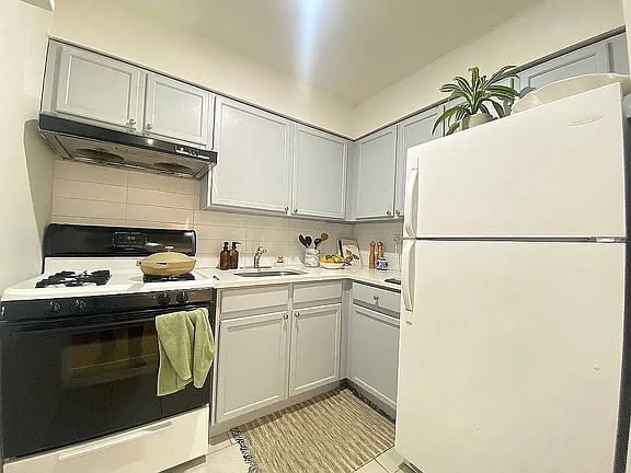 4th image of 82 Maspeth Ave APT 3