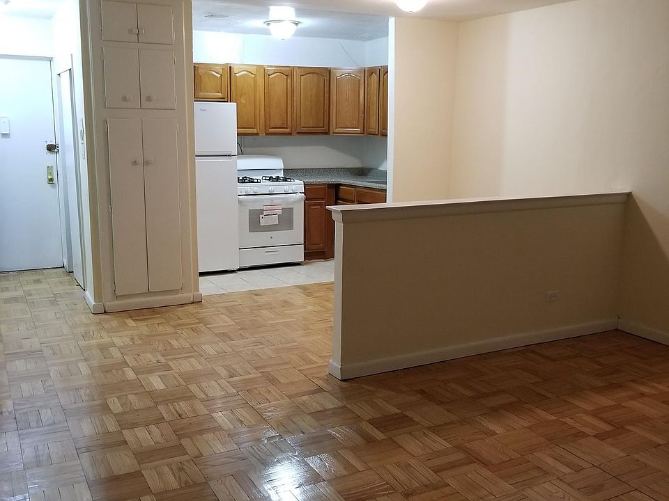 1st image of 2222 E 18th St APT L4