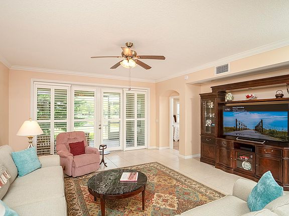5th image of 113 Sea Grove Main St Unit 102