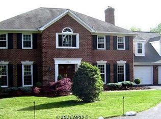 1054 Harriman St, Great Falls, VA 22066