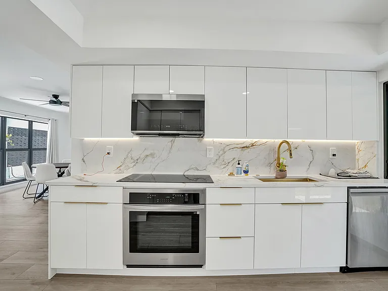 840 SW 3rd St — Photo 17