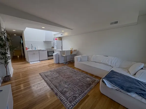 1934 Green St APT 3, Philadelphia, PA 19130