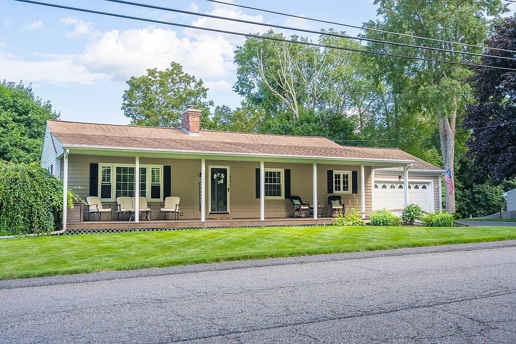 427 Dennison Dr, Southbridge, MA 01550 Zillow
