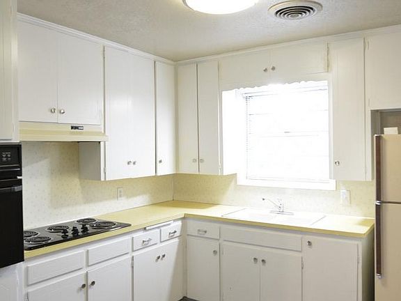 5th image of 3118 Lawnwood Dr
