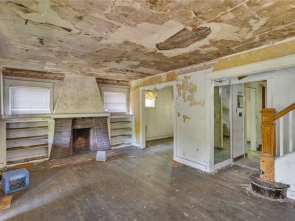 5th image of 1524 Marie St