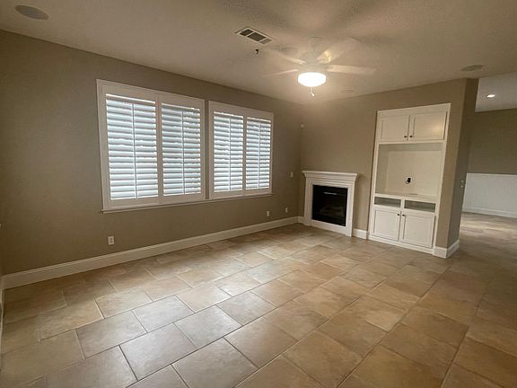 3rd image of 511 Tilden Cir