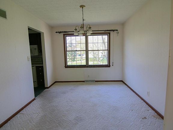 4th image of 1127 Fairfield Dr