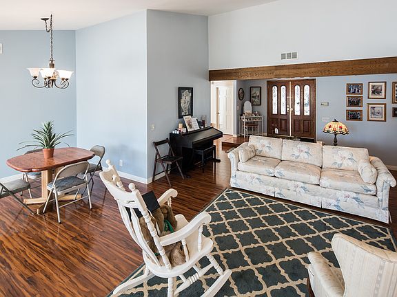 3rd image of 2873 Keats Ave