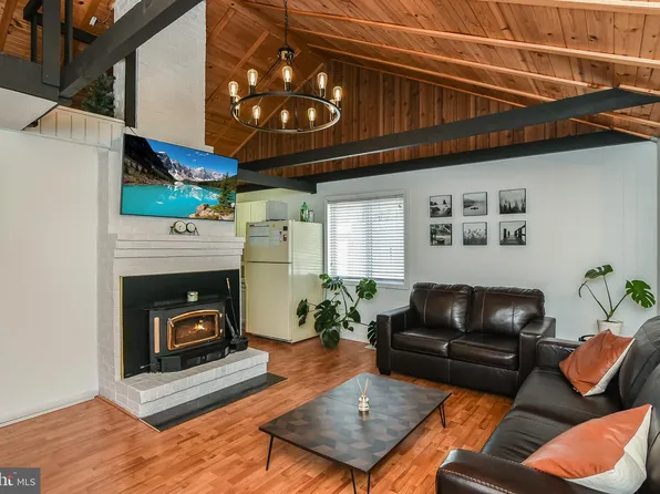 283 Wakefield Dr, Colonial Beach, VA 22443