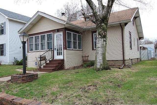 1st image of 623 15th Ave N